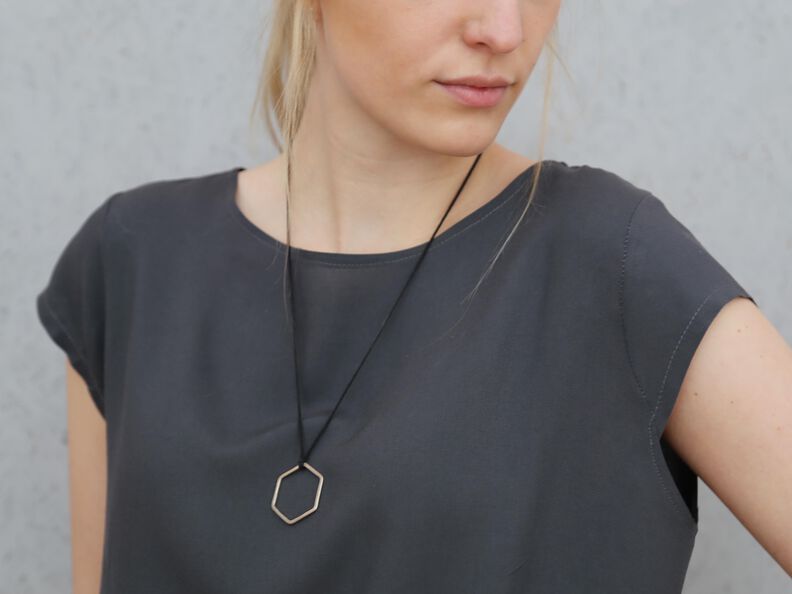 Madame NINA - Chemisier avec plis dans l’ourlet XS-XL image number 10