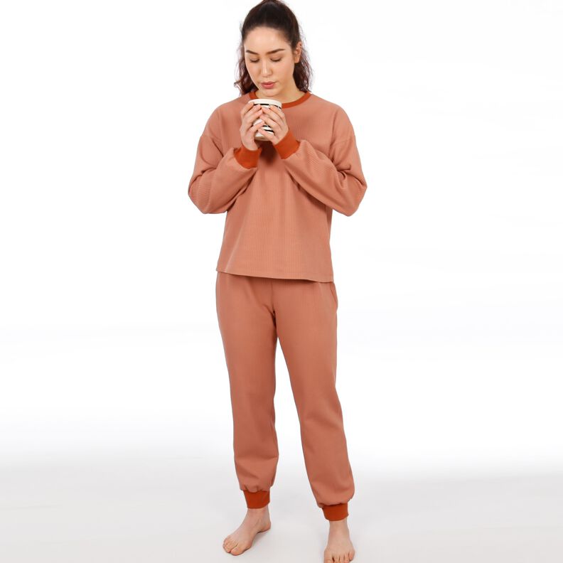 Madame TRIXI - Ensemble nuit pour l’été et l’hiver XS-XXL image number 3