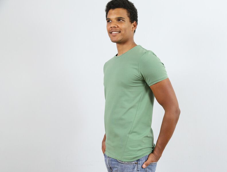 MONSIEUR BELA - T-shirt sportif, couture latérale oblique image number 3