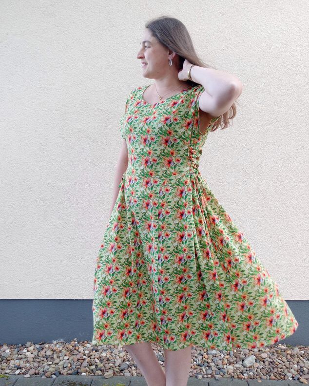 Robe d'été mini/ midi ou top avec laçage t. 34-62 image number 4