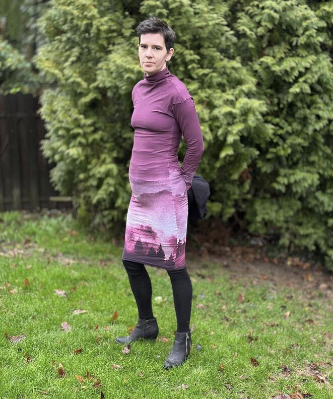 T-shirt/robe avec col montant poitrine 79-154 cm image number 8