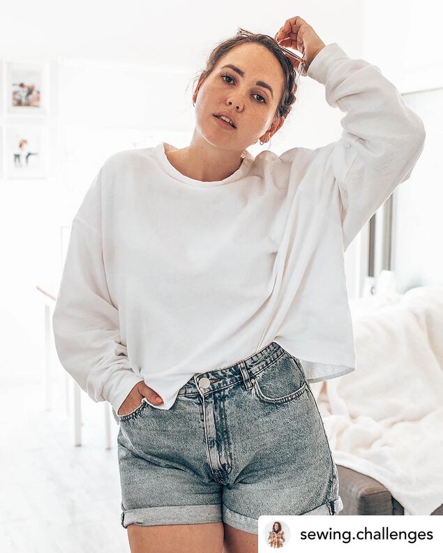 Sweatshirt oversize / Robe sweat - T34-50 image number 9