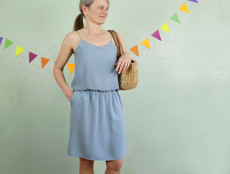Madame SOFIE - Robe avec bretelles spaghetti XS-XL image number 5