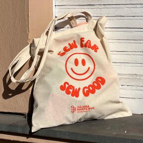 "SEW FAR, SO GOOD" Fichier de Découpe Slogan de Couture