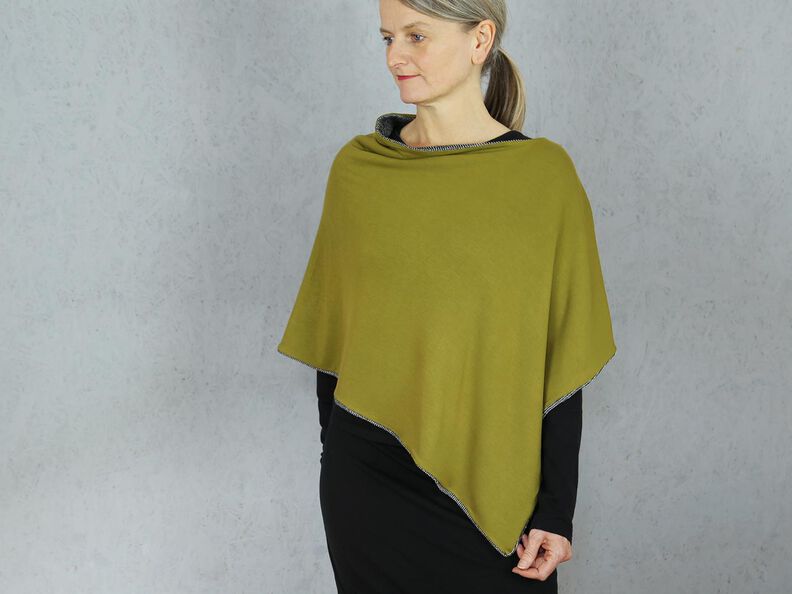 Madame PENNY - Poncho réversible asymétrique image number 4