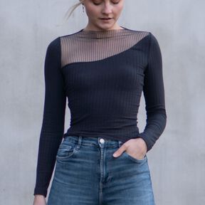 Haut asym&eacute;trique &agrave; manches longues &ndash; ANOUK