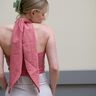 Crop top à col halter avec volants et liens - LYRA thumbnail number 4