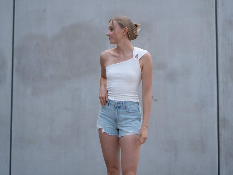  Top asymétrique sans manches à une épaule – EDDA image number 11