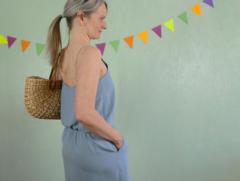 Madame SOFIE - Robe avec bretelles spaghetti XS-XL image number 2