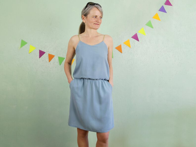 Madame SOFIE - Robe avec bretelles spaghetti XS-XL image number 6