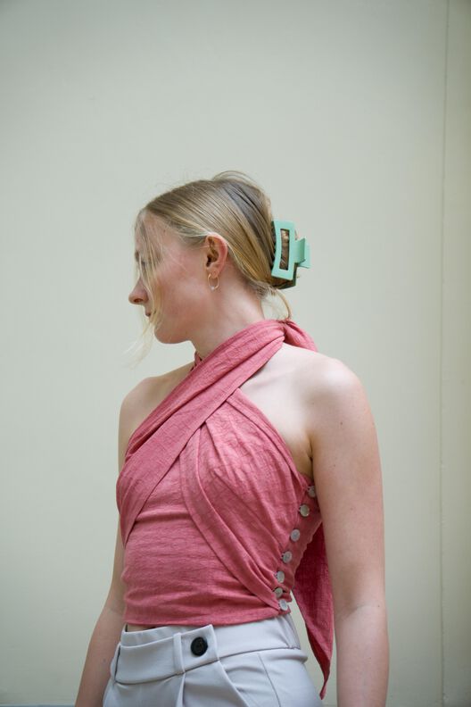 Crop top à col halter avec volants et liens - LYRA image number 8