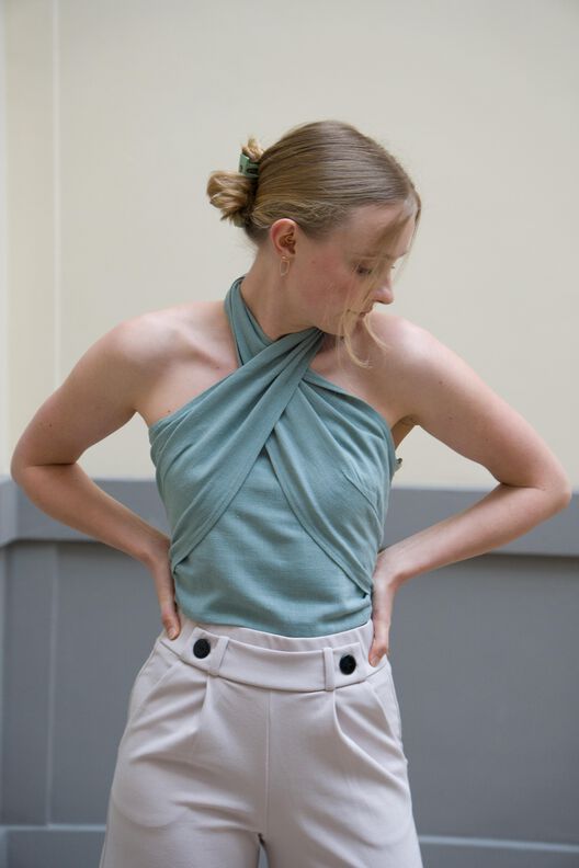 Crop top à col halter avec volants et liens - LYRA image number 3