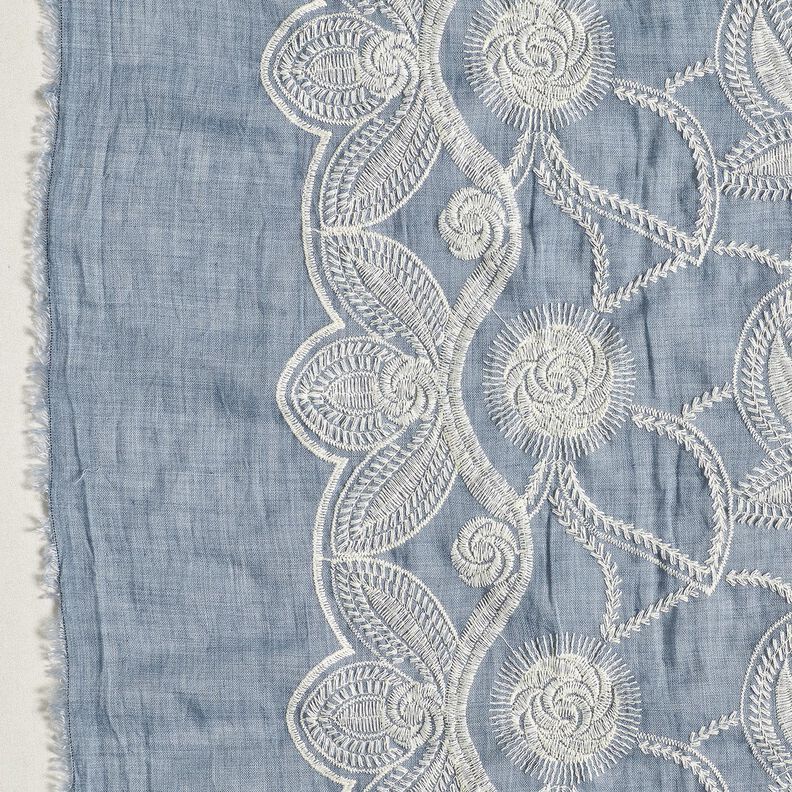 <h2>Tissu en Coton Broderie Florale &ndash; Batiste Bleu Jean Clair, Brod&eacute;</h2>,  image number 5