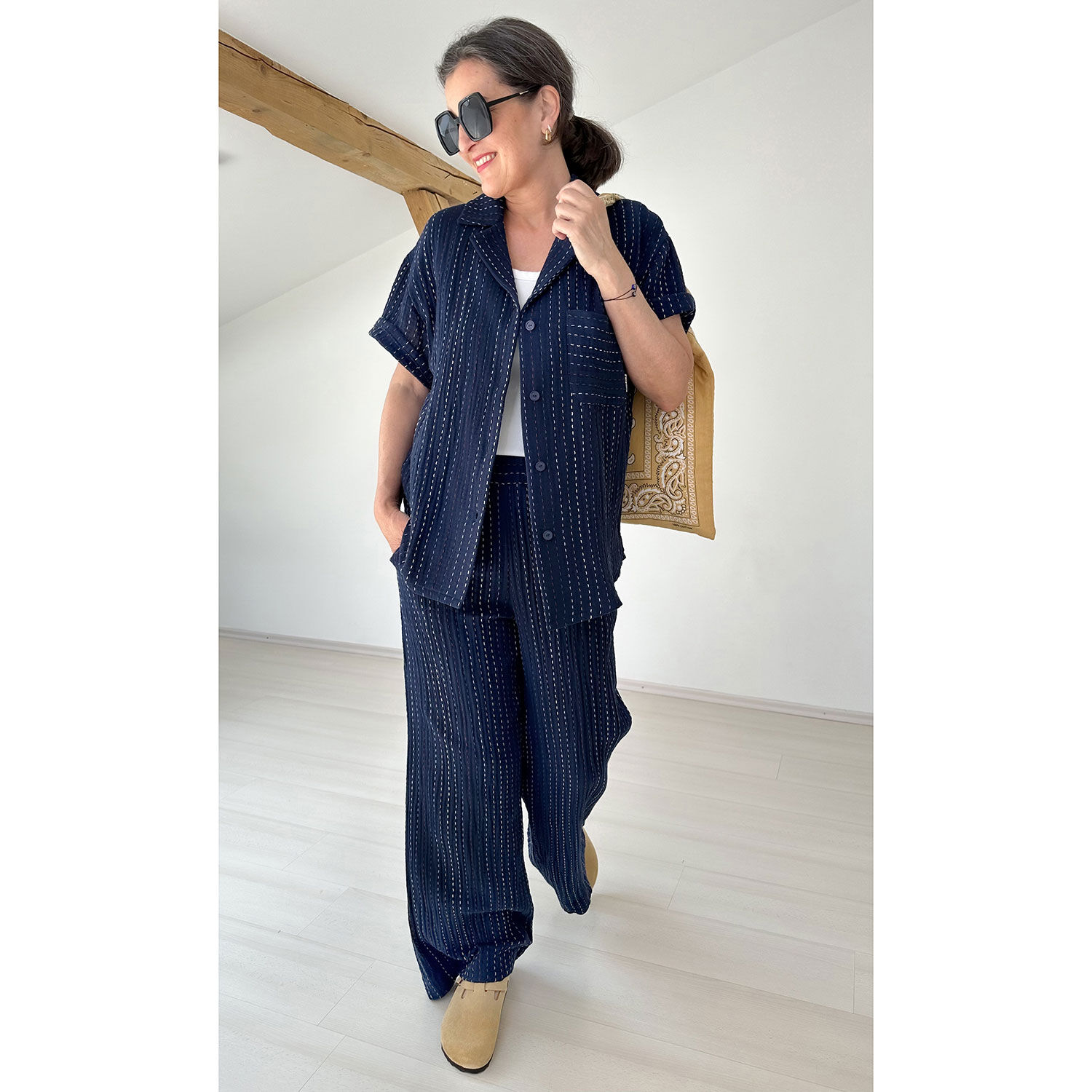 Tissu double gaze de coton Rayures colorees bleu marine Ideal pour Vetements bebe