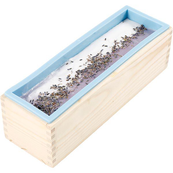 Moule en silicone dans une boîte en bois,  image number 2