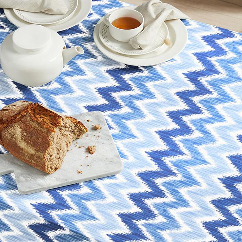 Coton enduit imprimé ikat – bleu/blanc,  image number 6