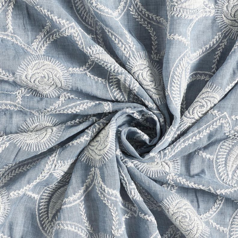 <h2>Tissu en Coton Broderie Florale &ndash; Batiste Bleu Jean Clair, Brod&eacute;</h2>,  image number 3