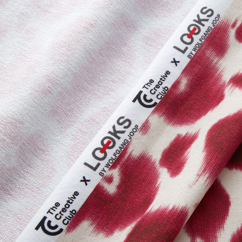 GOTS French Terry Batik motif léopard | TCC x LOOKS by Wolfgang Joop – baies/crème,  image number 4