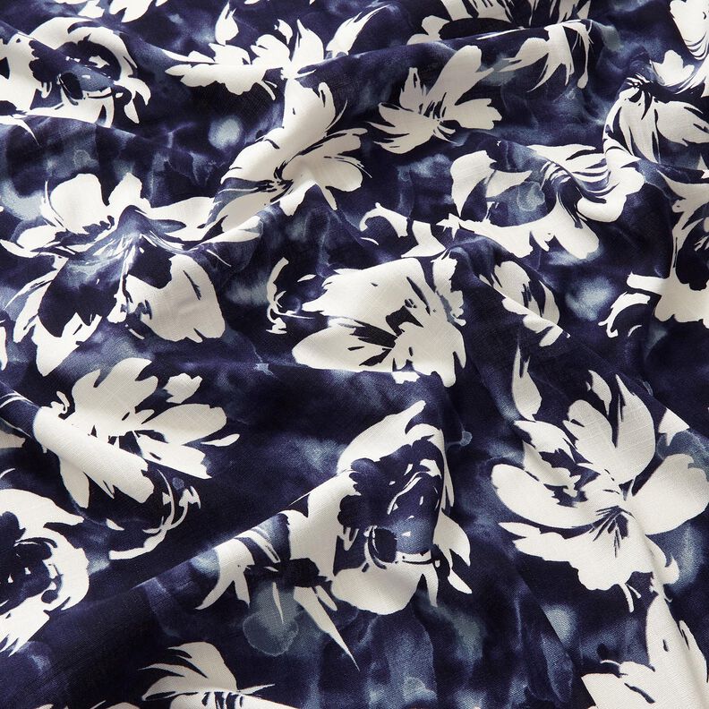 Tissu viscose roses sauvages à l'aquarelle – bleu marine/écru,  image number 2