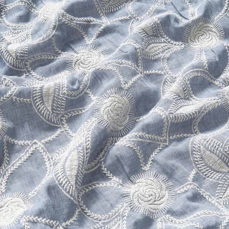<h2>Tissu en Coton Broderie Florale &ndash; Batiste Bleu Jean Clair, Brod&eacute;</h2>,  image number 2